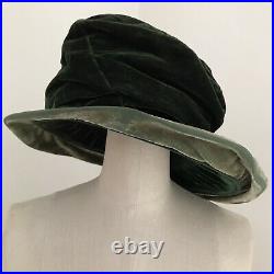 1920S VELVET CLOCHE HAT Green Felt Flower William Tatlor & Son Size 7 1/2