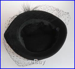 1940s Stunning Black Felt Hat with Squares Face Veil & OTT Greenie & Black Plume