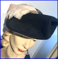 1940s Stylish Black Hat With Pink Feathers