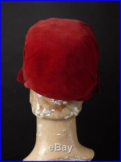 AUBURN HAT SHOP 1920s Maroon Velvet Helmet Cloche