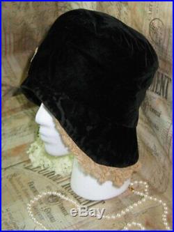 Antique Flapper Hat Vintage 1920-30s Cloche Gatsby-Black Velvet Lace-Chandler Ha
