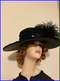Antique Victorian 1800s Wide Brim Velvet hat with Large Ostrich Plume