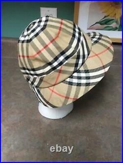 BURBERRYS Adult Vintage Bucket Hat Size Medium (EL)