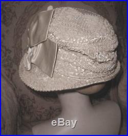 EXQUISITE 1918 1920s Ivory Silk Cloche Hat w Soutache, Huge Bow Wedding Hat LRG