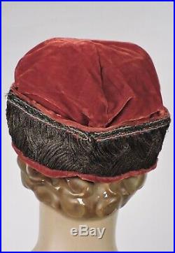 Elegant Flapper 1920s Velvet Cloche Hat W Chenille Embroidery & Gold Lame