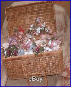 Huge Lot Vintage Millinery Flowers Velvet Roses Pansies Hat Trim 1000+ Assorted
