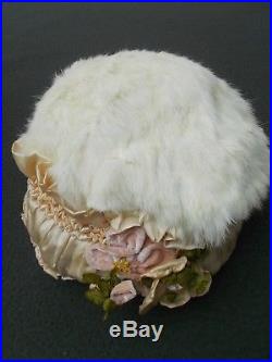 Marvelous Victorian hat. Lovely velvet flowers c. 1890