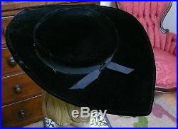 Milgrim Designer New Look Late 1940`s Black Velvet Picture Hat Unusual Shape L