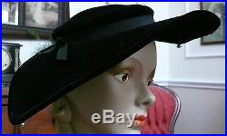 Milgrim Designer New Look Late 1940`s Black Velvet Picture Hat Unusual Shape L