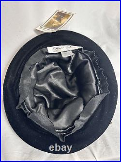 NWT Hopeless Romantic Victorian style velvet hat with purple flowers attached