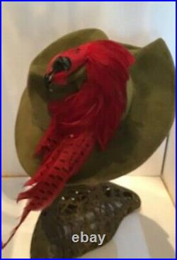 Olive vintage 40s Hat Tilt Red bird Batrisha Hollywood Wool schiaparelli Style