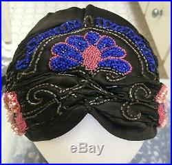 Outstanding Antique French Flapper Hat / Cloche 1920s, silk, floral beading