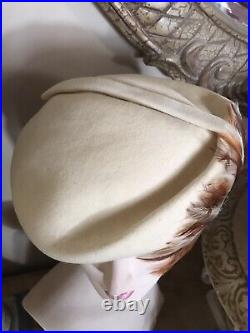 RARE JACK McCONNELL HAT WHITE FELT FEATHER MEDALIAN ITS FOR THE BIRDS LABEL