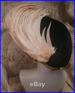 SPECTACULAR 1940s ROBERT DUDLEY HAT w Swooping Faux Bird Of Paradsie Plumes WOW