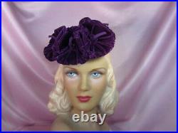 Stunning vtg.'40s purple felt tilt hat large velvet flowersWORLD WAR II