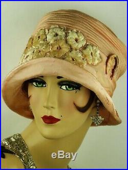 VINTAGE HAT 1920s BEAUTIFUL PINK CLOCHE SATIN, VELVET FLOWERS & DECO HAT FLASH