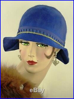 VINTAGE HAT 1920s CLOCHE HAT, COBALT BLUE FELT LOW BRIMMED GOLD & BLUE & HAT PIN