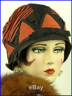 VINTAGE HAT 1920s CLOCHE, ORIG, SUPERB, BLACK & RED CUBIST DECO INSPIRED DESIGN