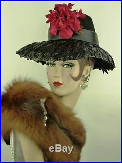 VINTAGE HAT 1930s FRENCH, BLACK FELT & WOVEN RAFFIA BRIMMED HAT w PINK FLOWERS