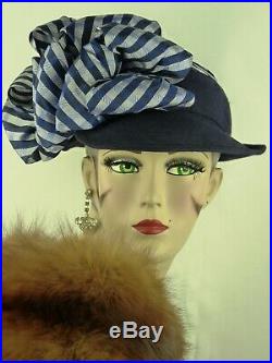 VINTAGE HAT 1930s USA, DEEP BLUE SOFT FELT SLOUCH WIDE STRIPED RIBBONS & HAT PIN