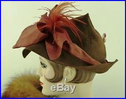 VINTAGE HAT 1940s BROWN FELT FEDORA, w BIG SILK BOWS, FEATHERS & ORIG HAT PIN