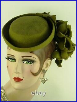 VINTAGE HAT 1940s USA,'LISETTE' SAGE GREEN FELT TILT HAT w FELT ROSES HOOP BACK