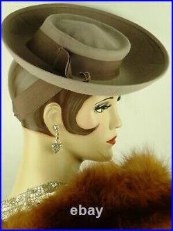 VINTAGE HAT 1940s USA,'PARIS MAID NY & PARIS' FINE GREY FELT UP-TURNED TILT HAT