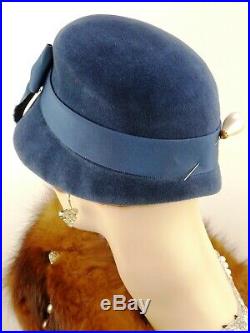 VINTAGE HAT 1950s, ENGLISH JACOLL, BLUE FELT LADIES DAY HAT w FRONT BOW & HATPIN