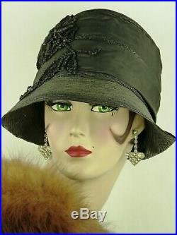 VINTAGE HAT FRENCH 1920s CLOCHE HAT BLACK STRAW w WIDE SILK RIBBON TRIM & FLOWER