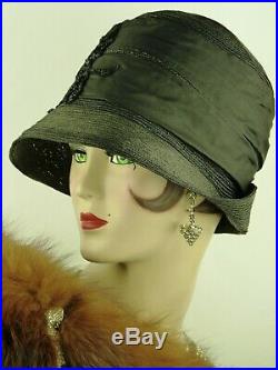 VINTAGE HAT FRENCH 1920s CLOCHE HAT BLACK STRAW w WIDE SILK RIBBON TRIM & FLOWER