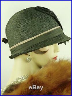 VINTAGE HAT FRENCH EARLY 1920s CLOCHE HAT BLACK STRAW w SILK RIBBON TRIM, HATPIN