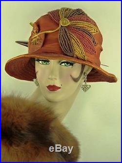 VINTAGE HAT ORIG. 1920s'MEADOWBROOK' CLOCHE, RUST ORANGE SILK w BRAIDED FLOWERS