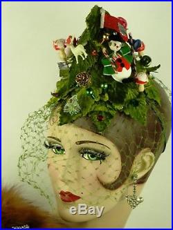 VINTAGE HAT ORIGINAL 1950s CHRISTMAS TREE HAT, VELVET LEAVES & TREE DECORATIONS