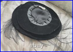 VINTAGE MIRIAM LEWIS Black Velvet Pancake Style Hat with Ostrich Feathers 21