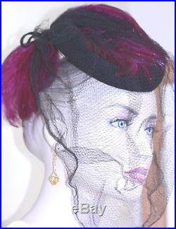 Vintage 1930s 1940s black Tilt Topper Hat with magenta Feathers NY Creation May Co