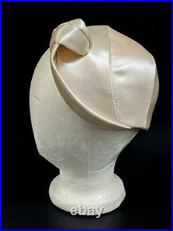 Vintage 1930s Glamour Sculpted Satin Wedding Hat Ivory 30s Deco VTG OSFM / 22