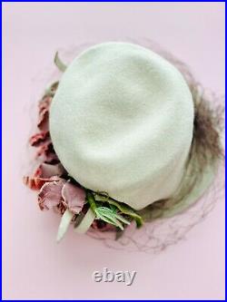Vintage 1930s millinery hat pink with veil and velvet flowers