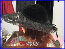 Vintage 1950s Ladies Large Black Velvet & Lace Hat