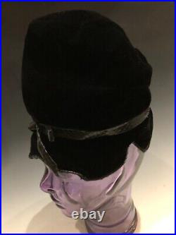 Vintage 1960s Christian Dior Chapeaux Black Velvet & Snakeskin Cloche Hat