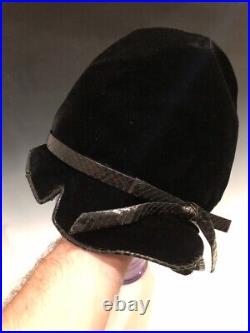 Vintage 1960s Christian Dior Chapeaux Black Velvet & Snakeskin Cloche Hat