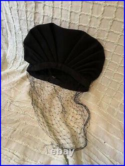 Vintage 40s Black Wool Dramatic Three Dimensional Turban Hat with Netting sz 22