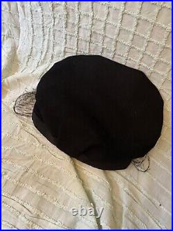 Vintage 40s Black Wool Dramatic Three Dimensional Turban Hat with Netting sz 22