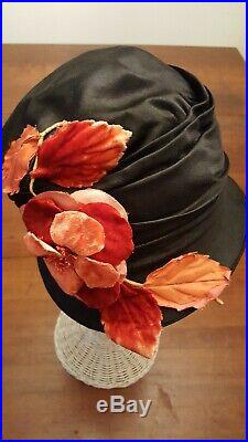 Vintage Antique 1920's Flapper Hat, Silk Satin Cloche, Red and Black, Gatsby