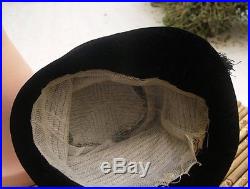 Vintage Flapper Art Deco black velvet velour cloche hat with tassel