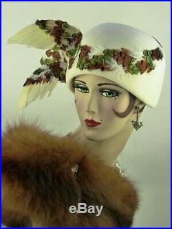 Vintage Hat Jack Mcconnell, Three Winged Cloche, In White Felt & Peacock Feather