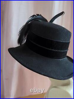 Vintage Women's Black 100% Wool Feathers & Cameo Dress Hat 22 Mint Condition