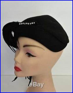 Vintage original 1930s 1940s Merrimac black wool tilt hat & long coq feathers