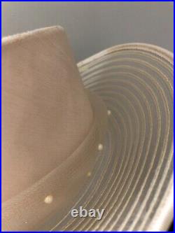 Vintage woman's beige hat with decor. Brand Giovannio, New York. Straw