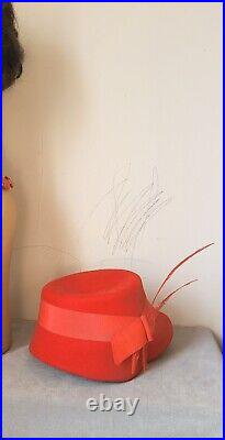 Vtg. Iconic New Look Early 1950s Lipstick Red Felt Hat! Exellent Condition