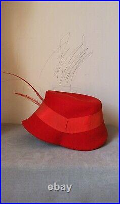 Vtg. Iconic New Look Early 1950s Lipstick Red Felt Hat! Exellent Condition